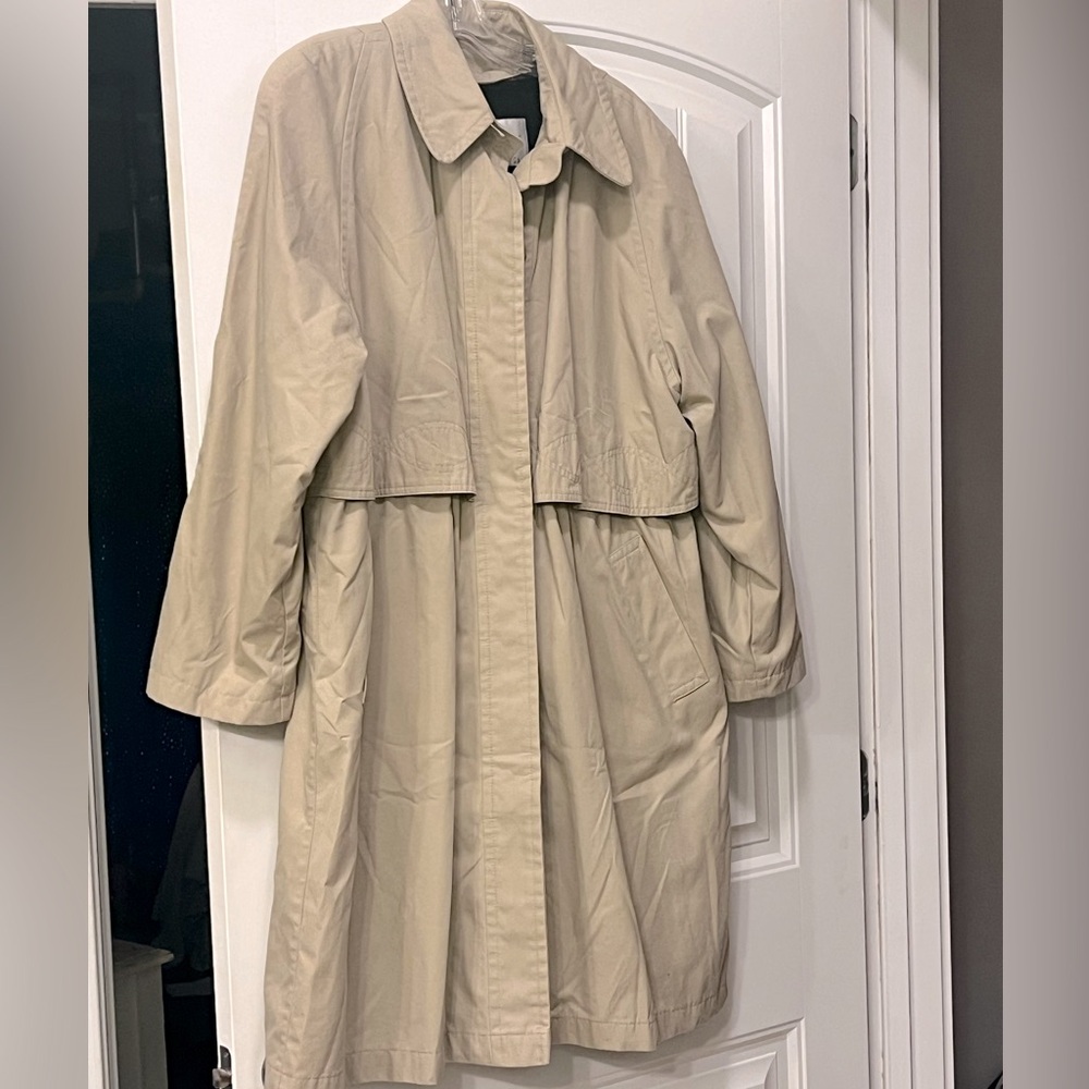 Towne by London Fog vintage trench rain coat with fleece lining 
Size 8